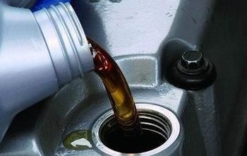 发动机机油的作用及重要参数是什么？